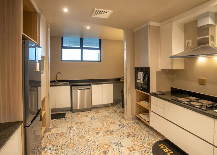 Penthouse Pleasure At Point Harbour