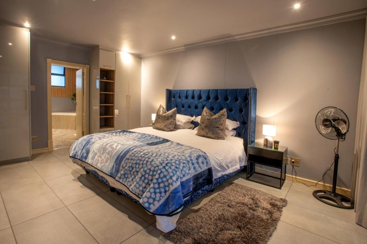 Penthouse Pleasure At Point Harbour Apartment Durban
