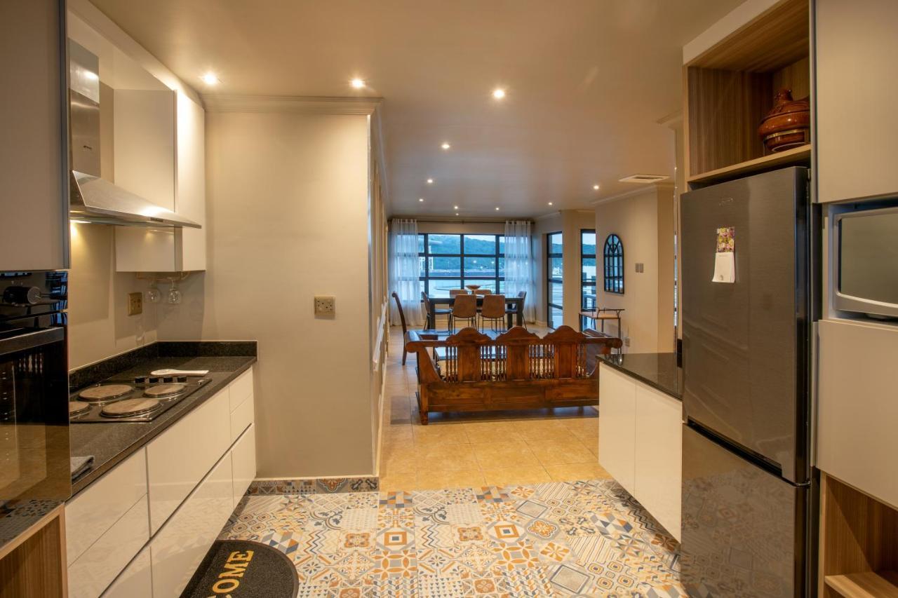 Penthouse Pleasure At Point Harbour Apartment *