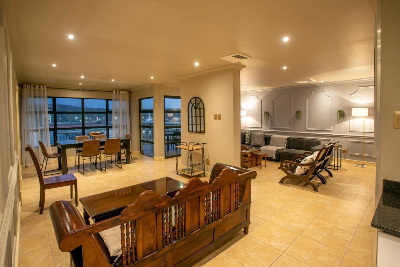 Apartment Penthouse Pleasure At Point Harbour *