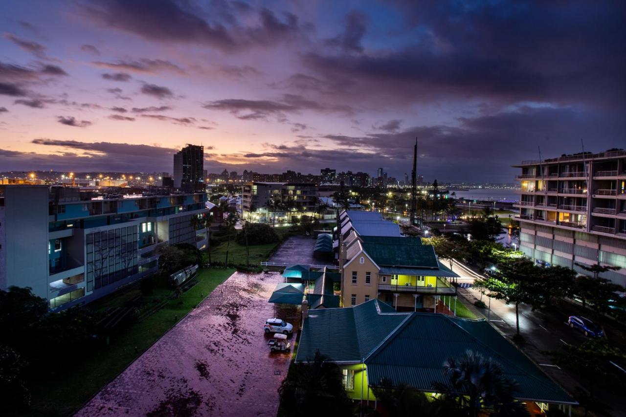 Penthouse Pleasure At Point Harbour Apartment