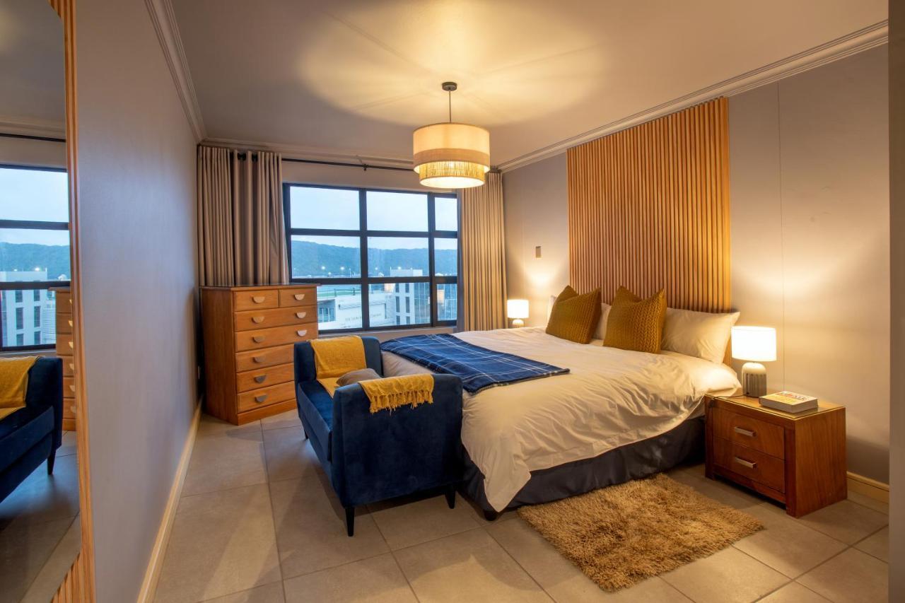 Penthouse Pleasure At Point Harbour Apartment